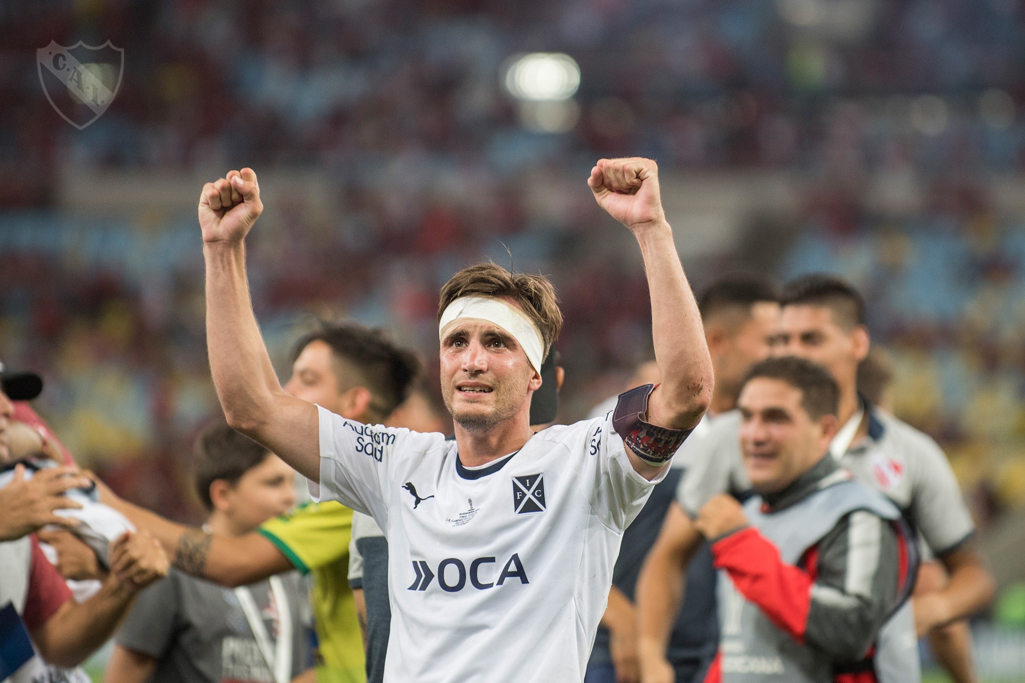 Nicolas Tagliafico festejando la obtecion de la copa sudamericana 2017