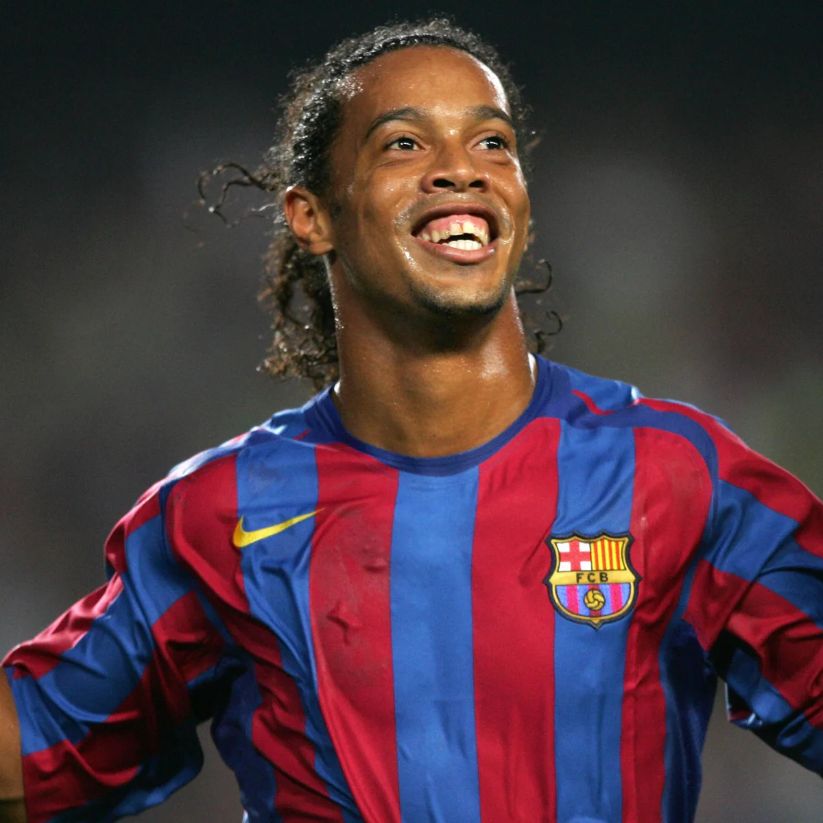 Ronaldinho utilizando la camiseta del Fc Barcelona 2005