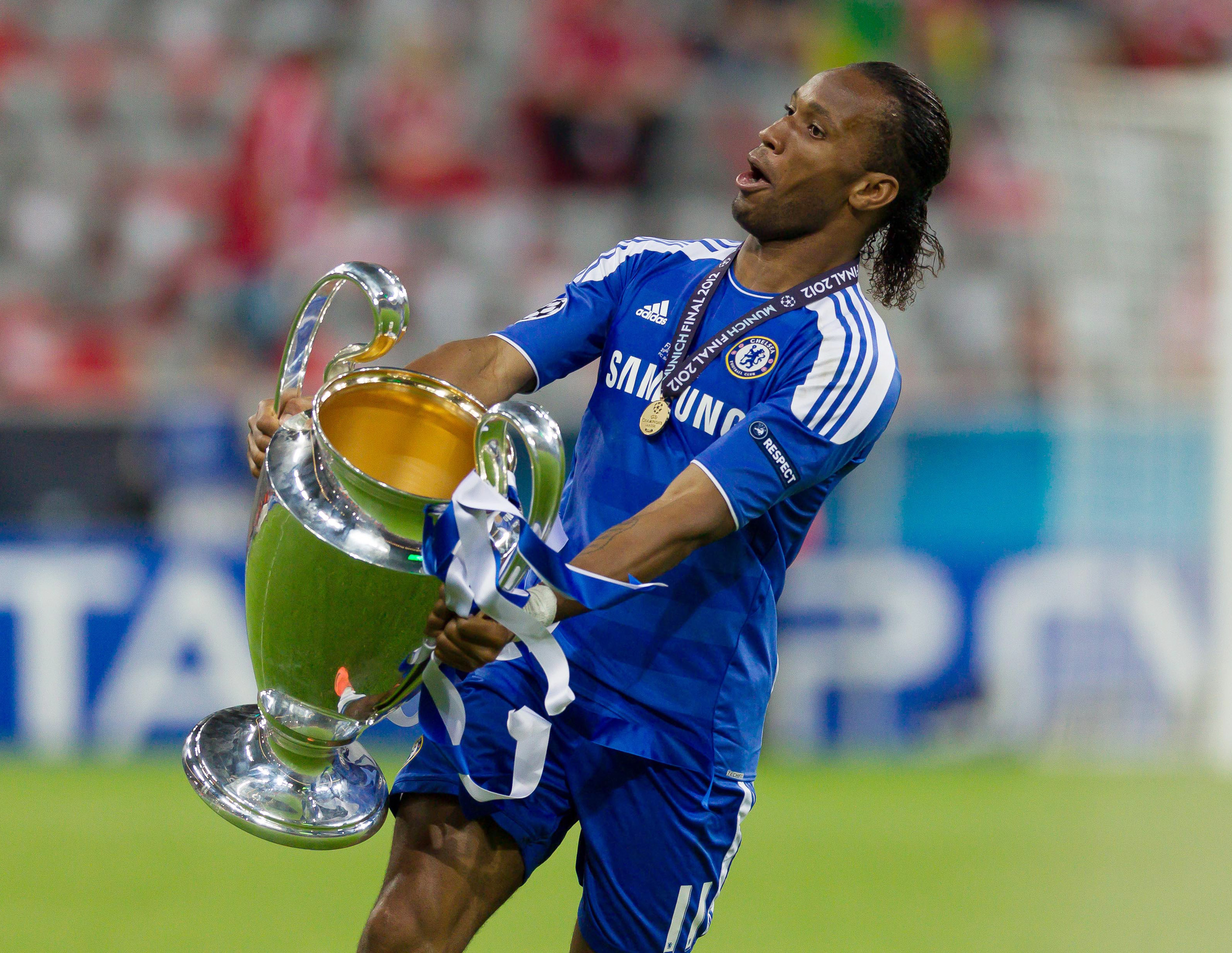 Didier Drogba festejando el gol en final de champions league 2012